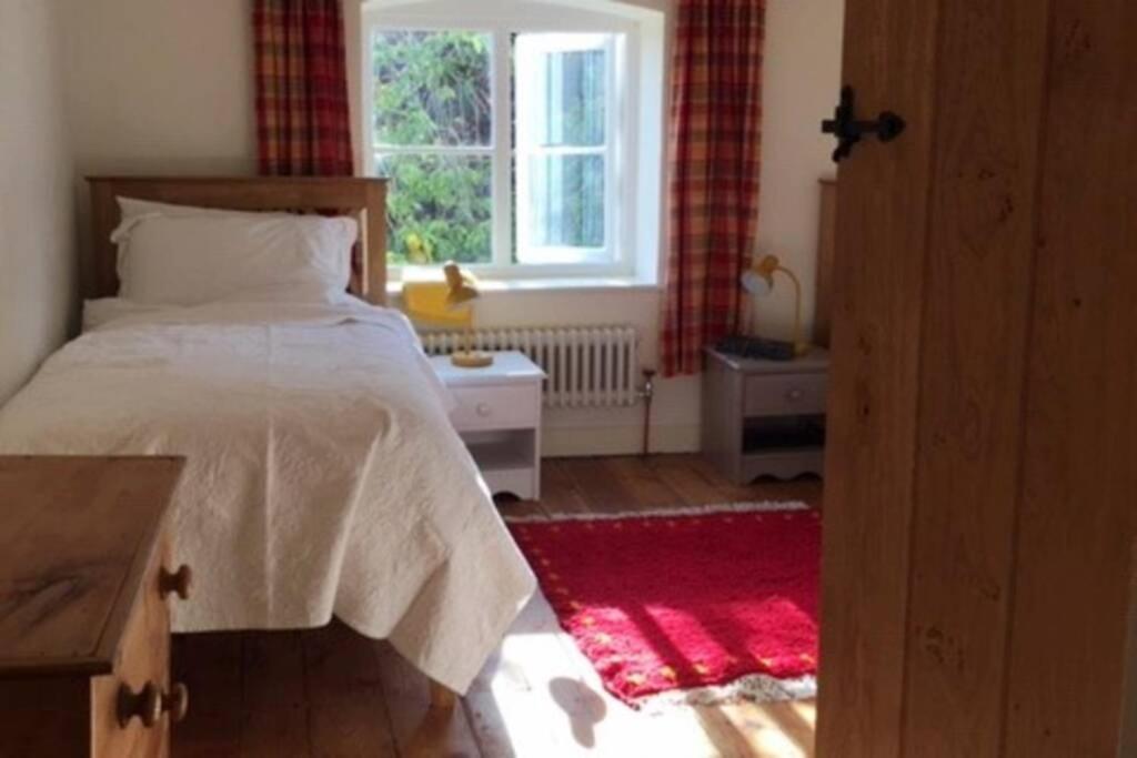 Holiday home 16 Century Cottage, Foothills Of Iconic Tor. *