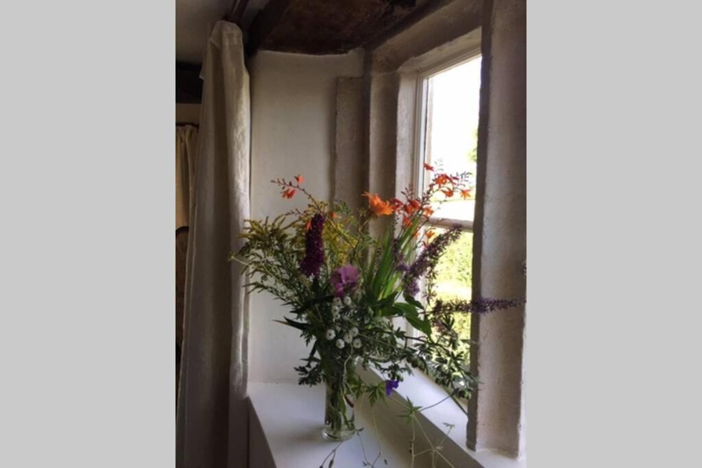 Holiday home 16 Century Cottage, Foothills Of Iconic Tor.